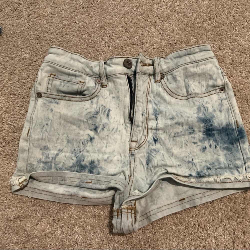 Bullhead Blue and White Jean Shorts Distressed Vintage Look size 5